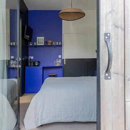 Avec Salle De Bain Et Acces Independant * Nantes