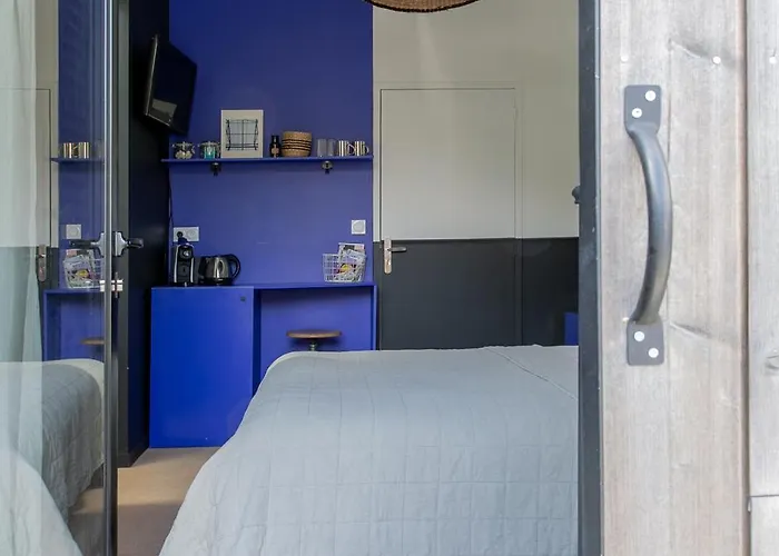 Avec Salle De Bain Et Acces Independant * Ναντ